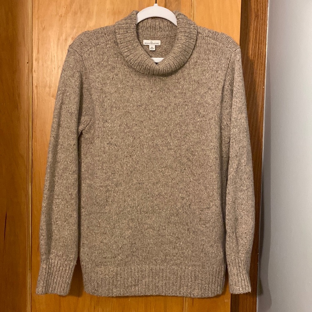 LL Bean Signature Women’s Ragg Wool Turtle Neck - Medium in Natural/Tan